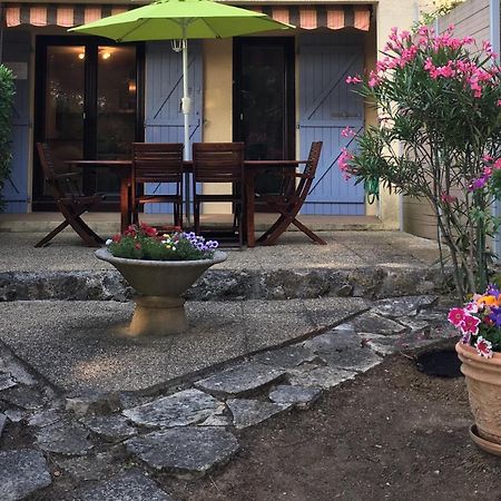 T2 Rez De Jardin 300M Plage De Beaucours Sanary Sur Mer Exterior photo
