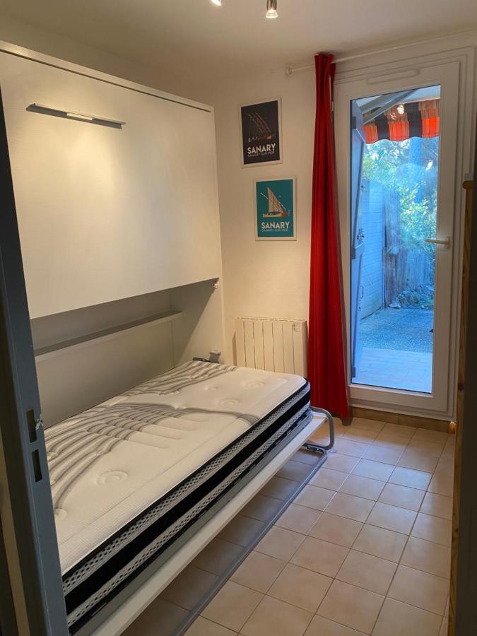 T2 Rez De Jardin 300M Plage De Beaucours Sanary Sur Mer Exterior photo